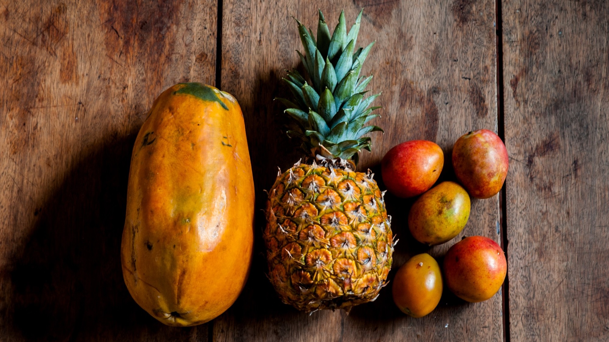 Mango, ananas e papaya: come inserirli nella routine alimentare
