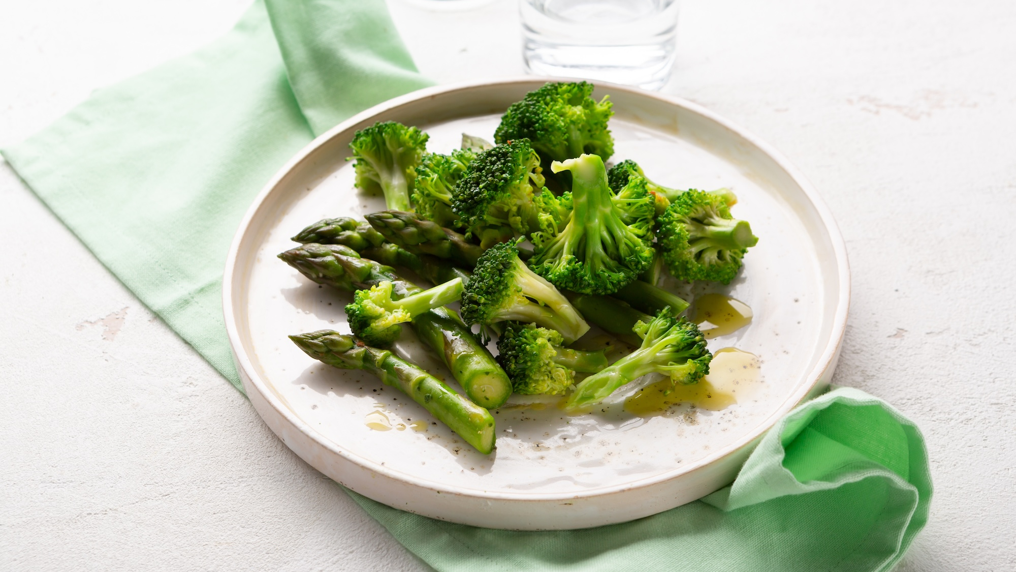 Dal broccolo agli asparagi: menù di cambio stagione in 3 mosse
