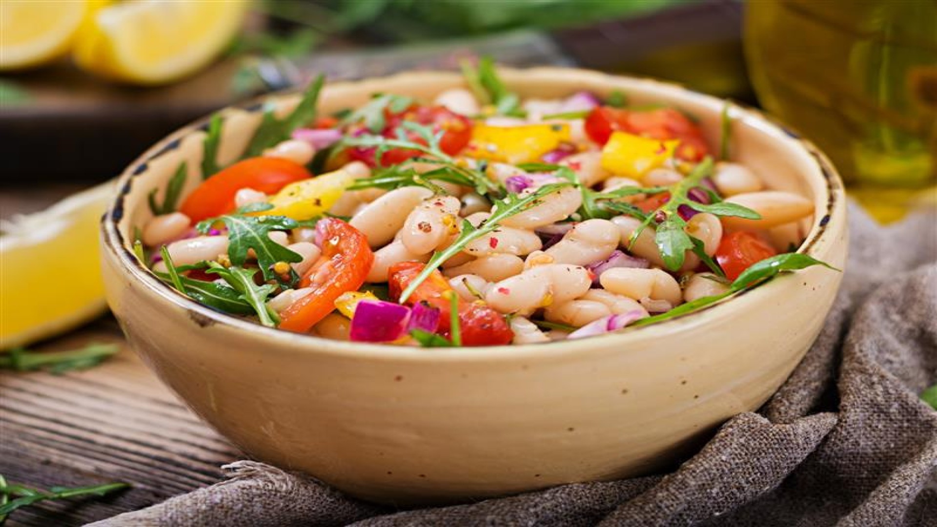 Legumi in bowl: un’alternativa al classico poke